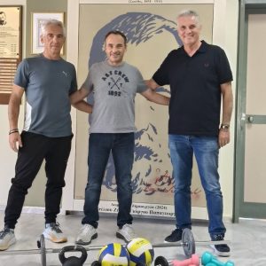 Δωρεά αθλητικού υλικού από τον Σύλλογο «Δρομείς Τρικάλων»